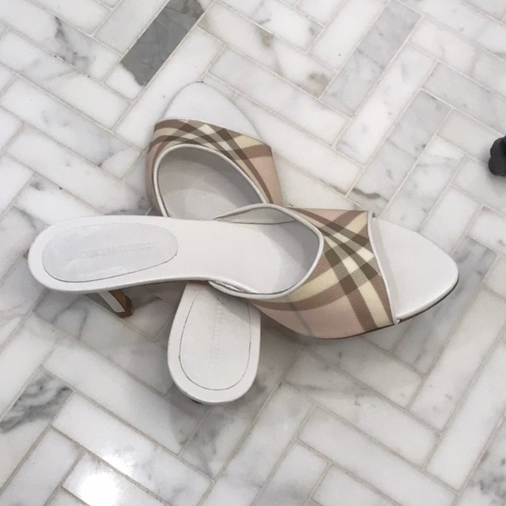 Burberry white, nova check plaid kitten, heel sandal Size 38 - Picture 4 of 12